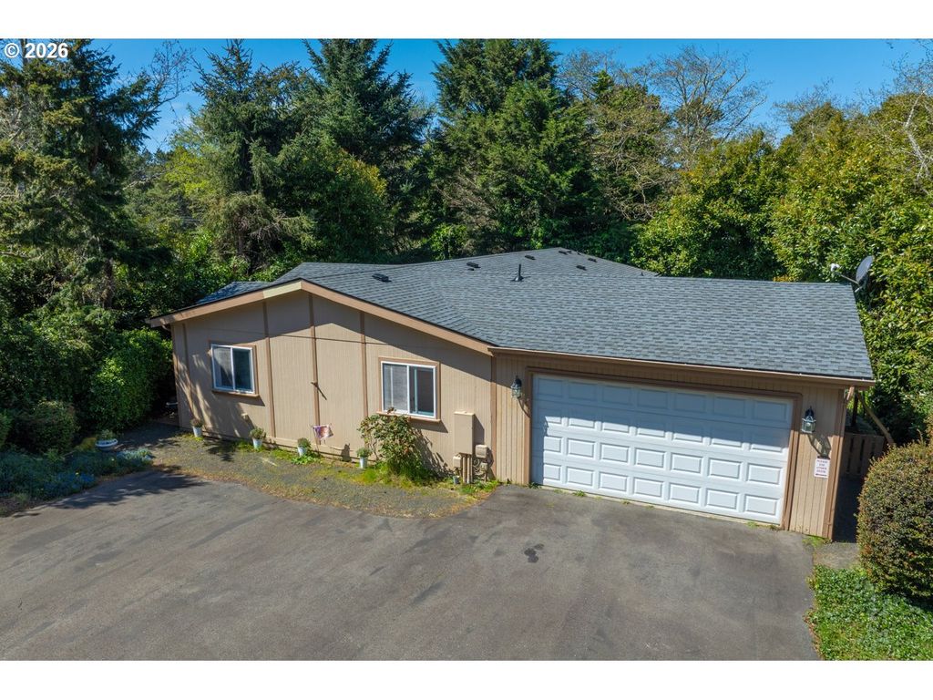 1600 RHODODENDRON Dr 6, Florence, OR 97439