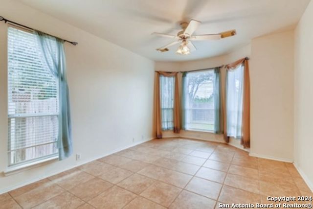 945 FOREST RIDGE PKWY, Schertz, TX 78154