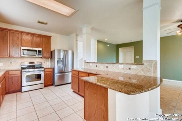 945 FOREST RIDGE PKWY, Schertz, TX 78154