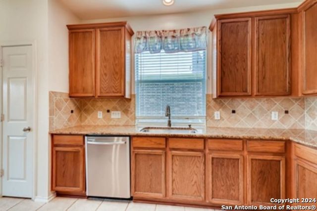 945 FOREST RIDGE PKWY, Schertz, TX 78154