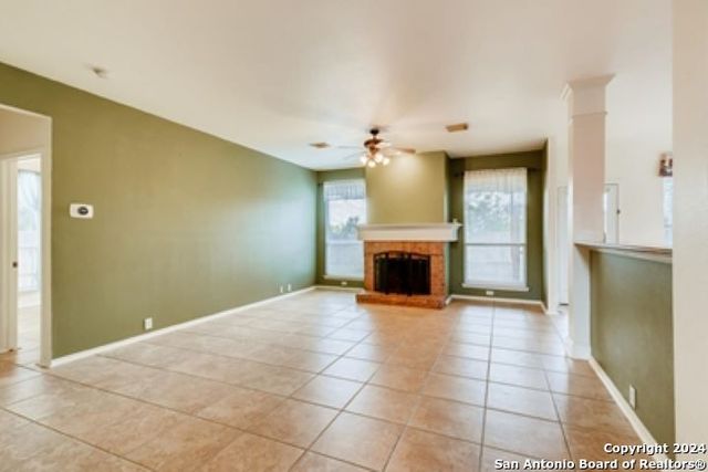 945 FOREST RIDGE PKWY, Schertz, TX 78154