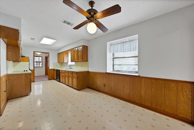 405 Shadowwood Trail, Ovilla, TX 75154