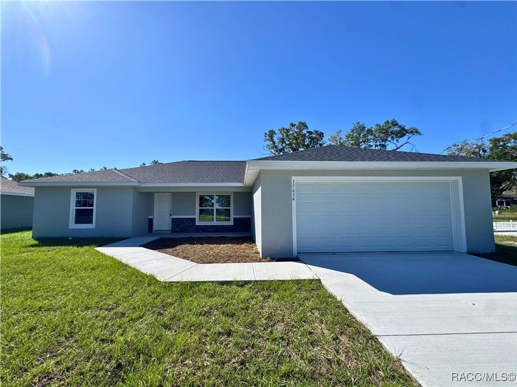 8221 N Merrimac Way, Citrus Springs, FL 34434