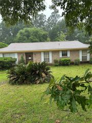 4933 Pineridge Drive N, Eight Mile, AL 36613