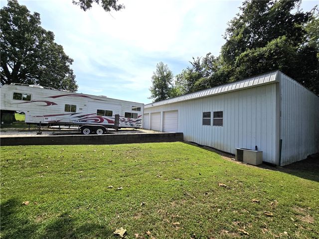 12685 N Billingsley Road, Prairie Grove, AR 72753