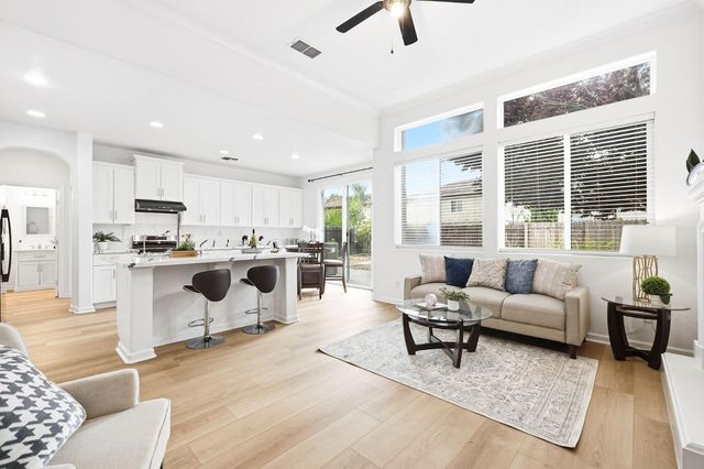10133 Lofton Way, Elk Grove, CA 95757