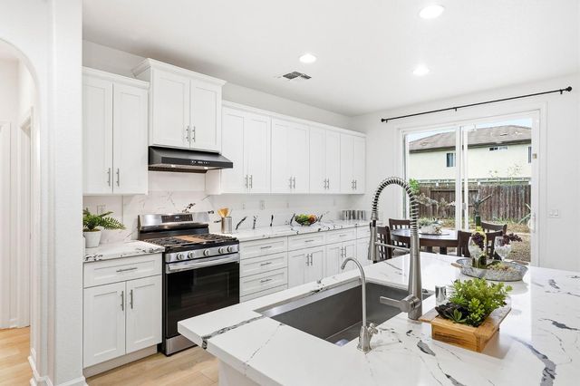 10133 Lofton Way, Elk Grove, CA 95757