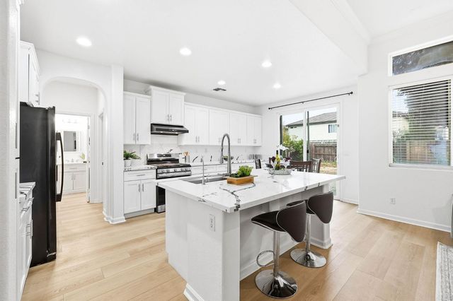 10133 Lofton Way, Elk Grove, CA 95757