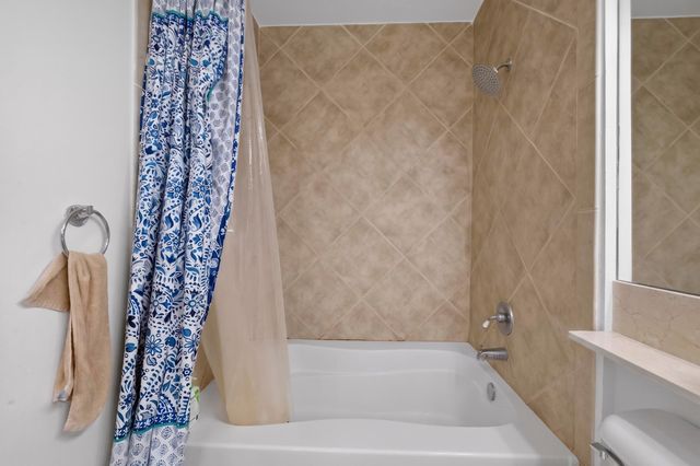 804 E Windward Way 111, Lantana, FL 33462