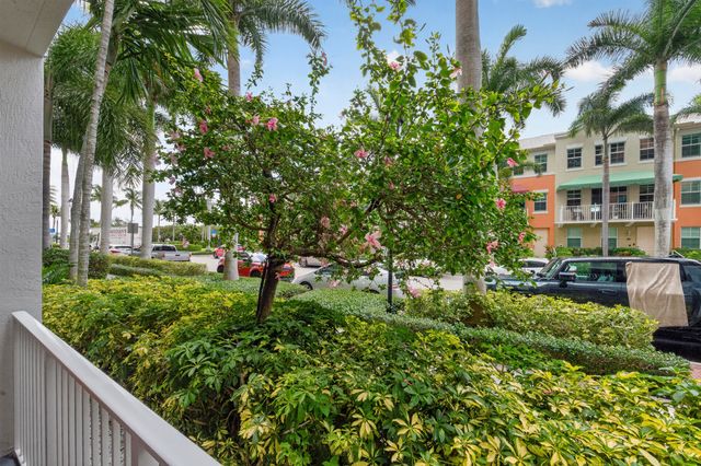 804 E Windward Way 111, Lantana, FL 33462