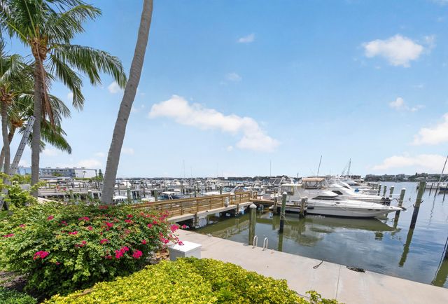 804 E Windward Way 111, Lantana, FL 33462