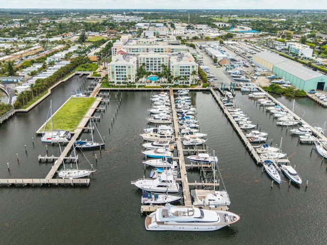 804 E Windward Way 111, Lantana, FL 33462