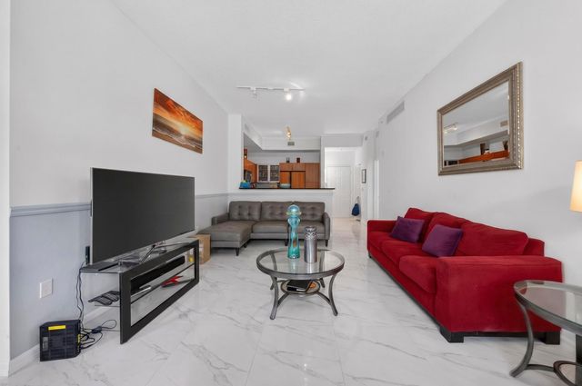 804 E Windward Way 111, Lantana, FL 33462