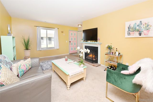 2421 Samoset Road, Royal Oak, MI 48073