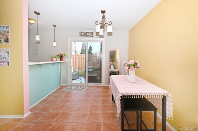 2421 Samoset Road, Royal Oak, MI 48073