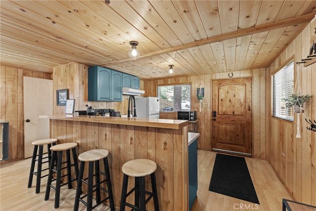 317 Moreno, Sugarloaf, CA 92386