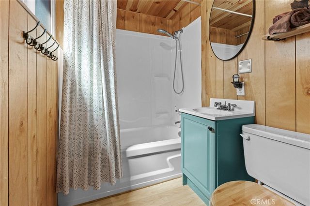 317 Moreno, Sugarloaf, CA 92386