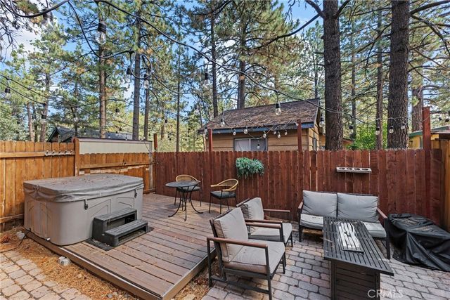 317 Moreno, Sugarloaf, CA 92386