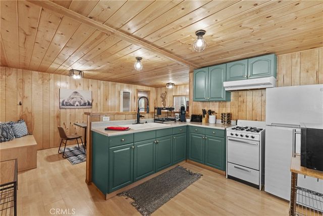 317 Moreno, Sugarloaf, CA 92386