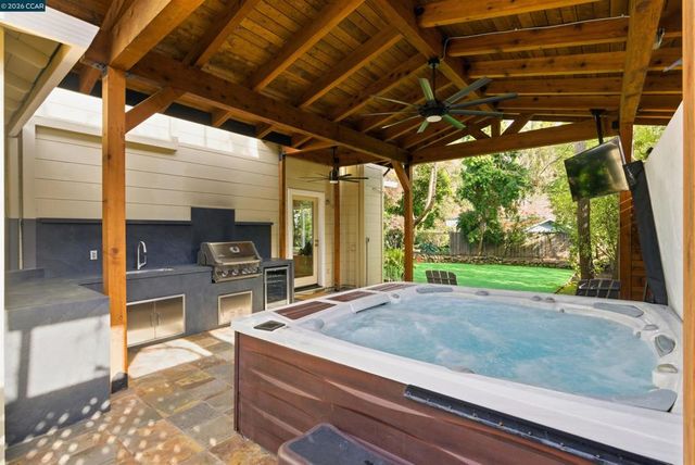 82 Sleepy Hollow Ln, Orinda, CA 94563