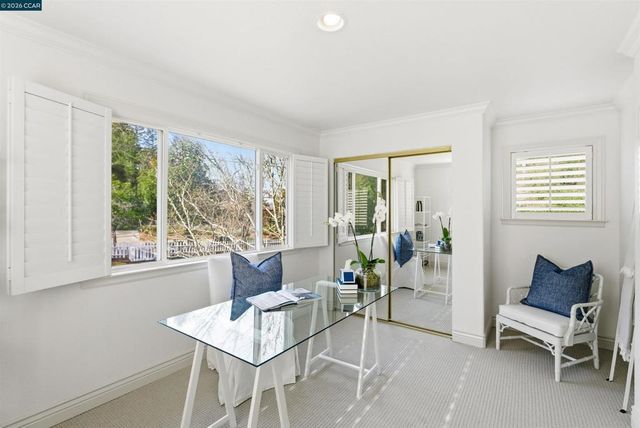 82 Sleepy Hollow Ln, Orinda, CA 94563