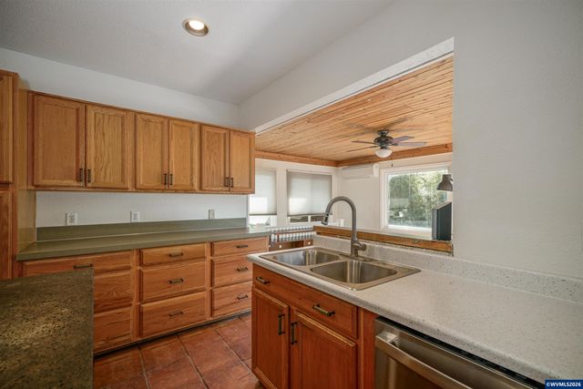 1390 Elm St NW, Salem, OR 97304