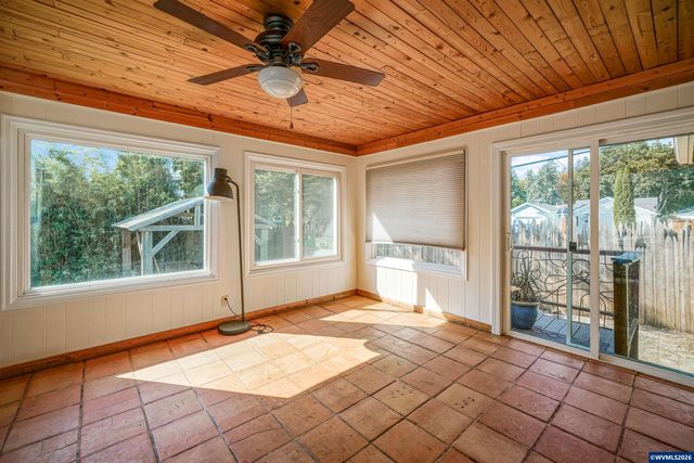1390 Elm St NW, Salem, OR 97304