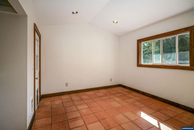1390 Elm St NW, Salem, OR 97304