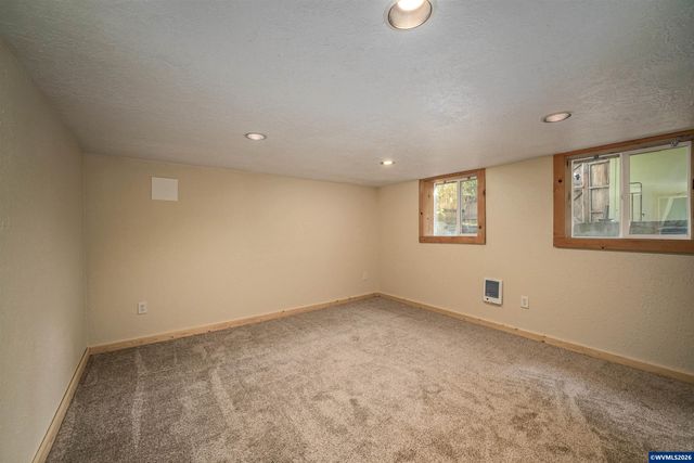 1390 Elm St NW, Salem, OR 97304