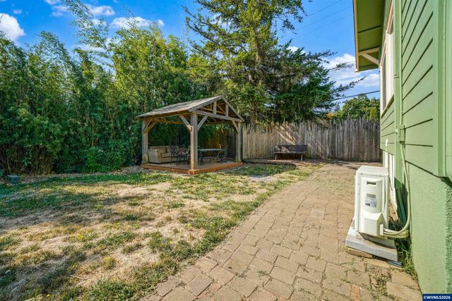 1390 Elm St NW, Salem, OR 97304