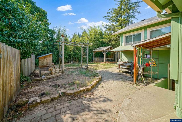 1390 Elm St NW, Salem, OR 97304