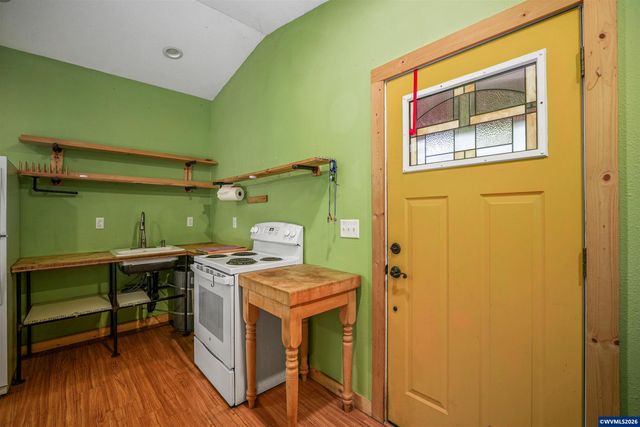 1390 Elm St NW, Salem, OR 97304
