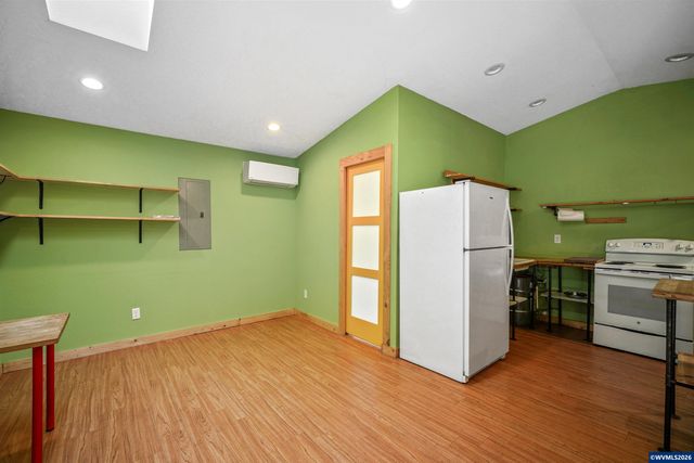 1390 Elm St NW, Salem, OR 97304