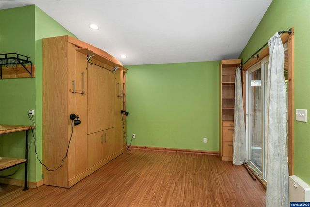 1390 Elm St NW, Salem, OR 97304