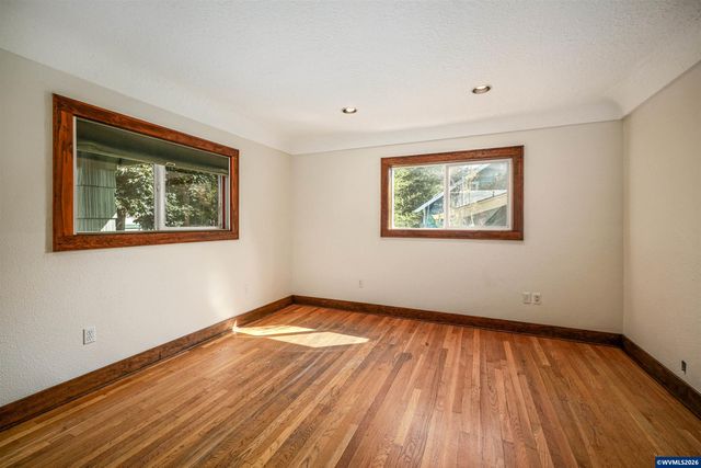 1390 Elm St NW, Salem, OR 97304