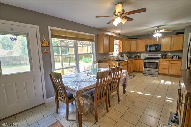 2157 Flame Lake Drive, Roaming Shores, OH 44084