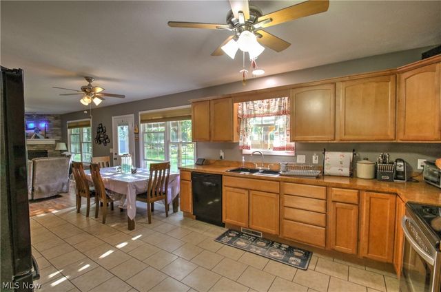 2157 Flame Lake Drive, Roaming Shores, OH 44084