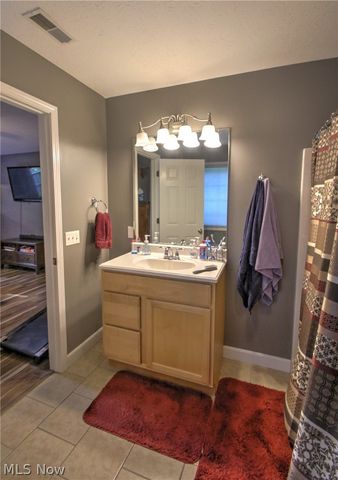 2157 Flame Lake Drive, Roaming Shores, OH 44084