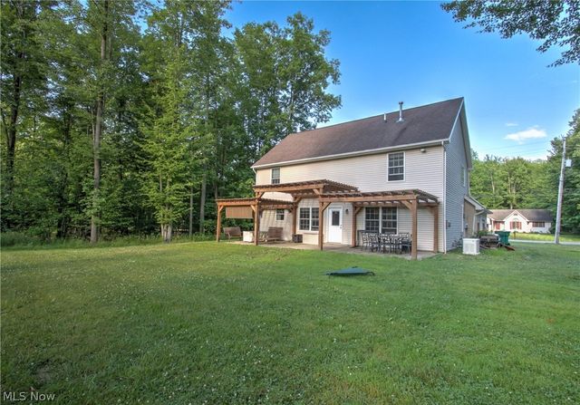 2157 Flame Lake Drive, Roaming Shores, OH 44084