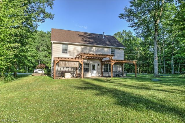 2157 Flame Lake Drive, Roaming Shores, OH 44084
