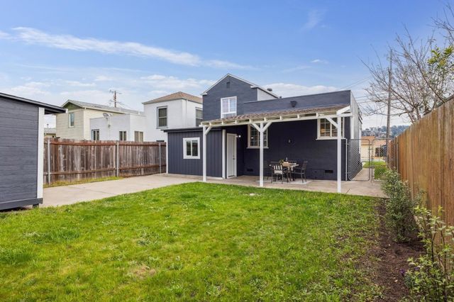 663 663 40Th St, Richmond, CA 94805