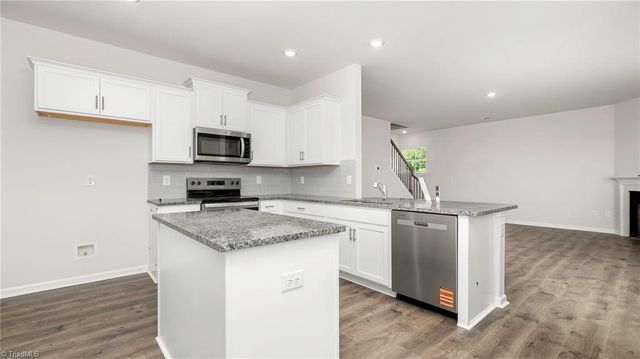 2702 Luxborough Lane, Mebane, NC 27302