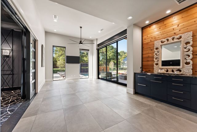 916 Dove Creek Court, Bartonville, TX 76226