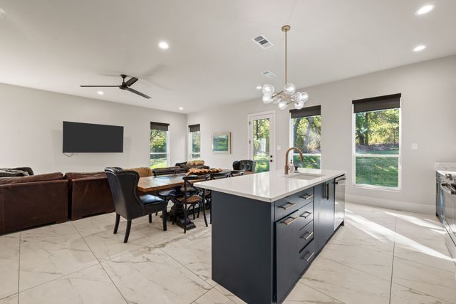 916 Dove Creek Court, Bartonville, TX 76226