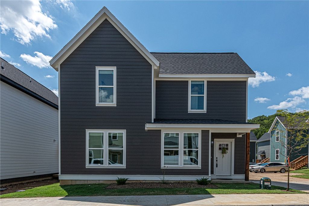 916 S Laramie Heights, Fayetteville, AR 72704