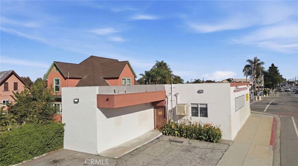 809 S Willowbrook, Compton, CA 90220