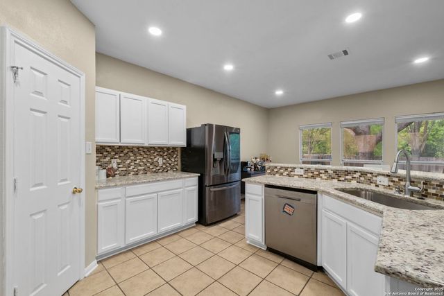 47 FERRIS CRK, San Antonio, TX 78254