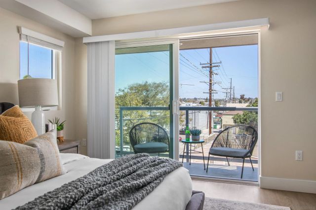 1956 Hornblend St 8, San Diego, CA 92109