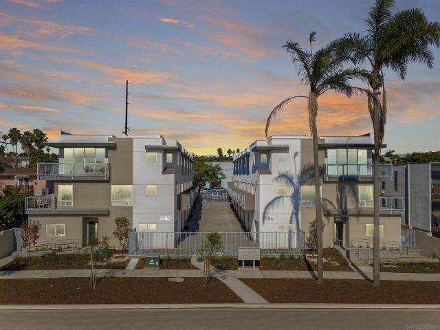 1956 Hornblend St 8, San Diego, CA 92109