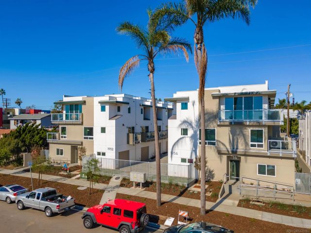 1956 Hornblend St 8, San Diego, CA 92109